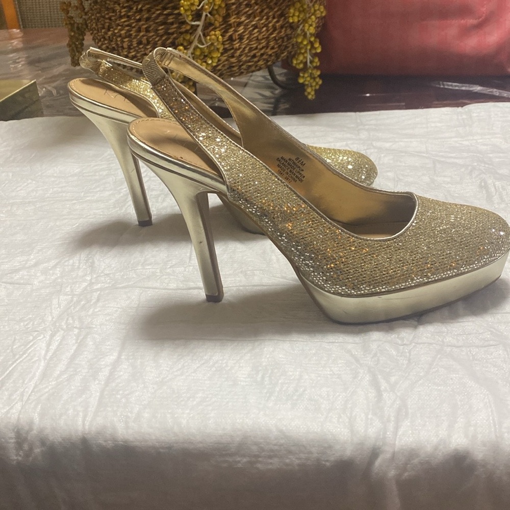 Women’s pumps